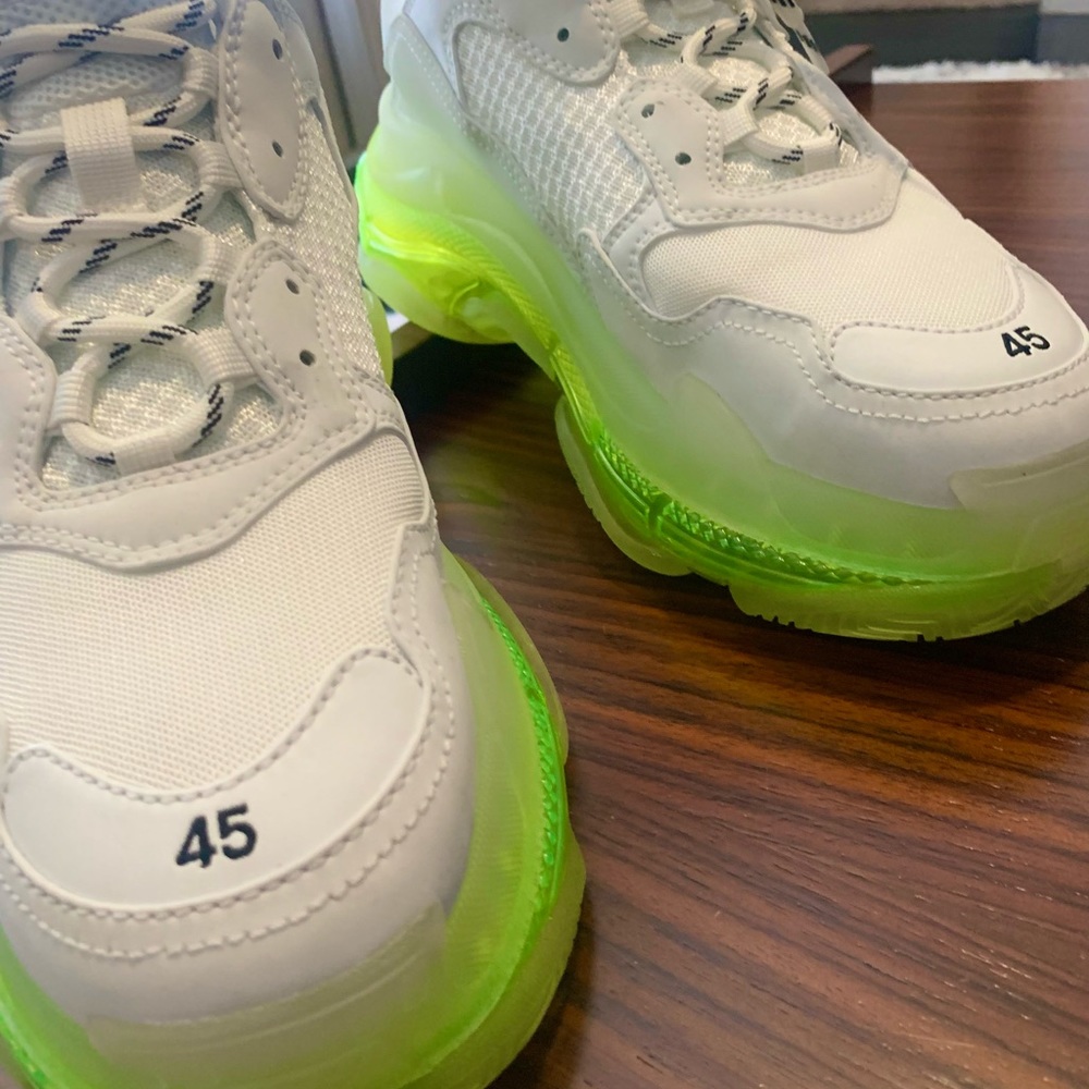 BALENCIAGA Triple S Sneakers. Authentic. Spectacular Shoes!! Size 45 (12)